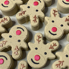 Charger l'image dans la galerie, Bombes de bain peintes à la main en forme de petit renne au nez rouge.