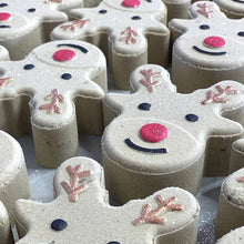 Charger l'image dans la galerie, Bombes de bain peintes à la main en forme de petit renne au nez rouge.