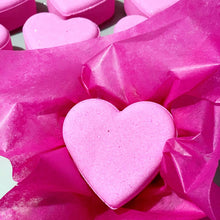 Charger l'image dans la galerie, Coeur Effervescent - Quatre-Quart aux Fraises