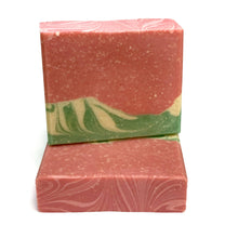 Charger l'image dans la galerie, Savon de fantaisie coloré comme un melon d'eau.